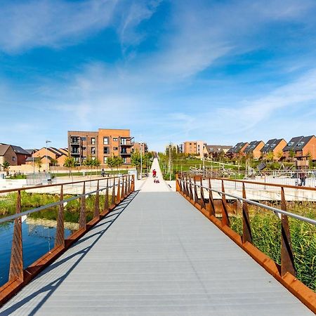 The Lake - A Stunning 2 Bedroom House, Only 17Mins To Central London!!! Greenhithe Luaran gambar